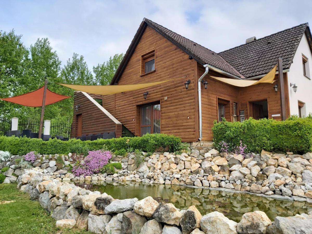 Kovacsszenaja Vendeghaz Villa Exteriör bild